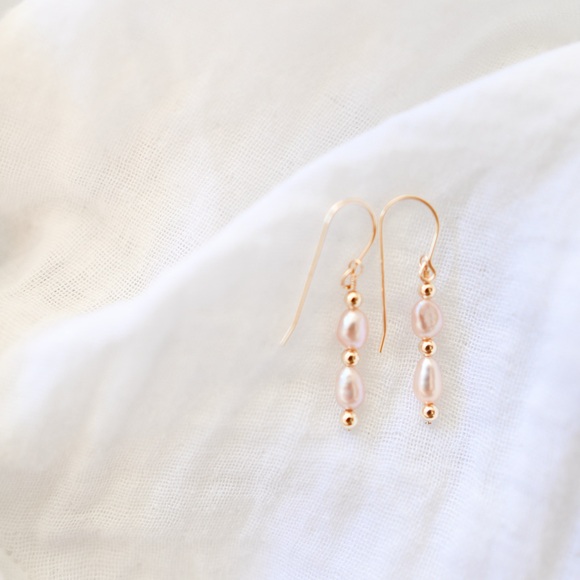 Pink freshwater pearl earrings 14k gold filled - Picture 3 of 3